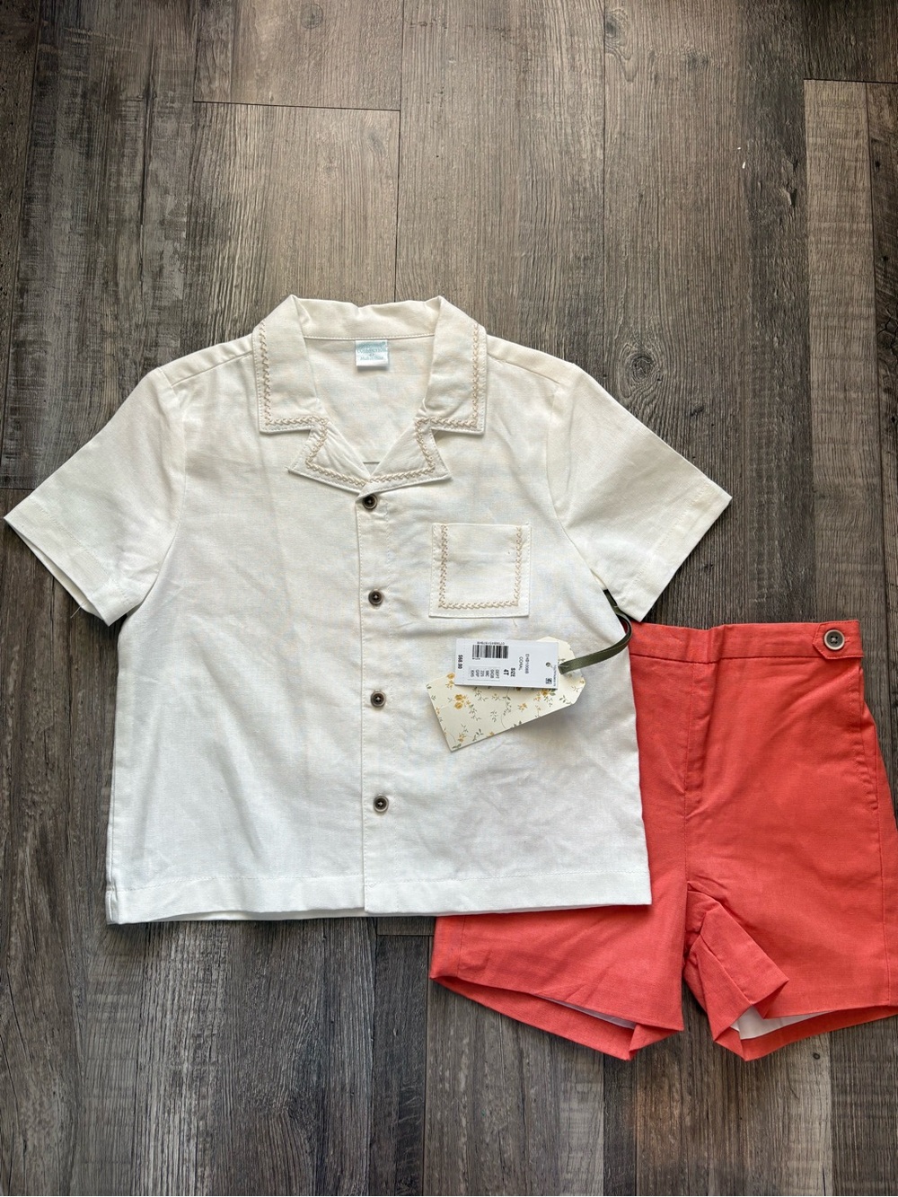 Edgehill Collection Cream Button-Down Camp Shirt with Coral Shorts